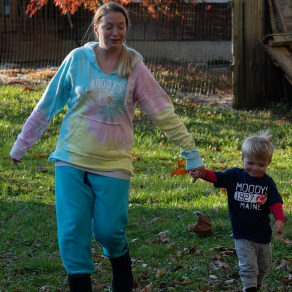 Meet your Posher, Lauren - Picture 4 of 4